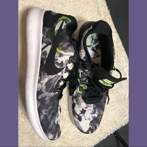 Men’s Nike Free RN Size 14!! NWT